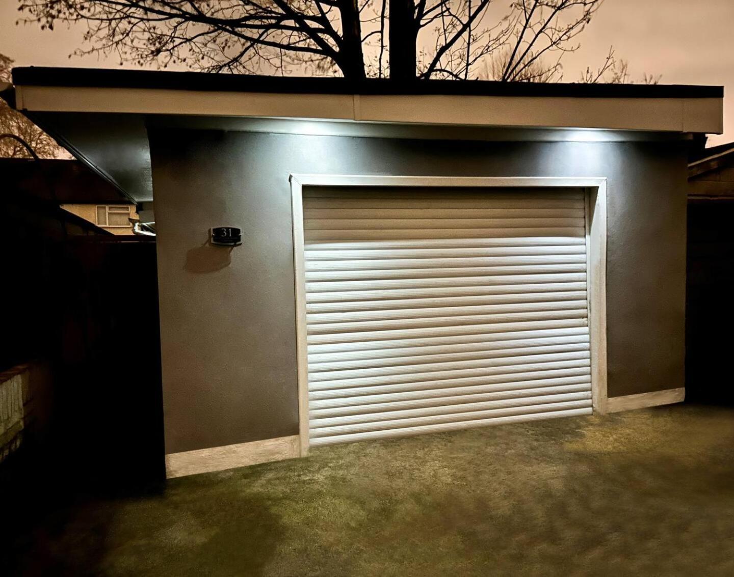 Boutique Backyard Bungalow - Brimsdown Enfield Exterior foto